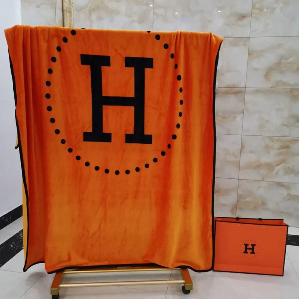 エルメス秋冬毛布 ブランドhermes ブランケット お昼寝用毛布 エアコン対策 ひざ掛け 大判 ふわふわ 柔らかい 可愛い おしゃれ 冷房対策 送料無料 150*200