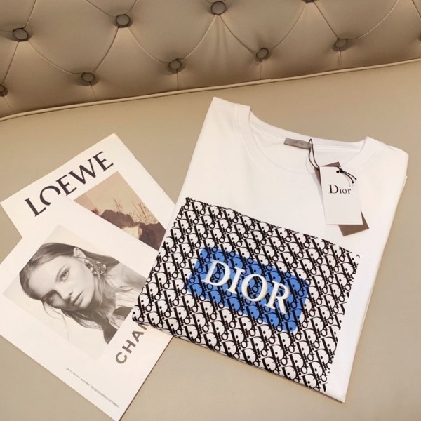 Dior ディオールブランドキッズ半袖tシャツ ハイブランド子供tシャツ 偽物 レディースメンズ ブランドペアルックtシャツ 高品質 韓国tシャツ 激安