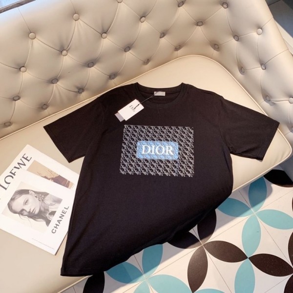 Dior ディオールブランドキッズ半袖tシャツ ハイブランド子供tシャツ 偽物 レディースメンズ ブランドペアルックtシャツ 高品質 韓国tシャツ 激安