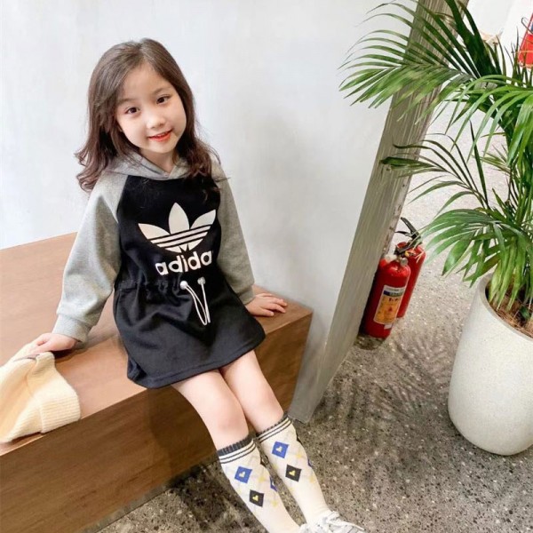Adidas アディダスハイブランドパーカーワンピース 子供 用 女の子 スウェットワンピース キッズ 子供服 フォーマルワンピース ガールズ ワンピース 長袖 プリンセスワンピース100 - 150cm 可愛い 通学 入園式 入学式 通園 卒業式 