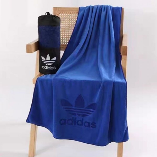 Adidas アディダスハイブランドバスタオル シャワータオル マイクロファイバー 大判 70*140cm 吸水速乾 ふわふわ スポーツタオル 瞬間吸水 部屋干し お風呂上がり耐久性 バス用品 ビーチタオル