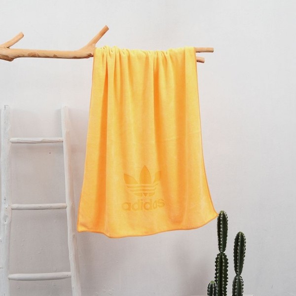 Adidas アディダスハイブランドバスタオル シャワータオル マイクロファイバー 大判 70*140cm 吸水速乾 ふわふわ スポーツタオル 瞬間吸水 部屋干し お風呂上がり耐久性 バス用品 ビーチタオル