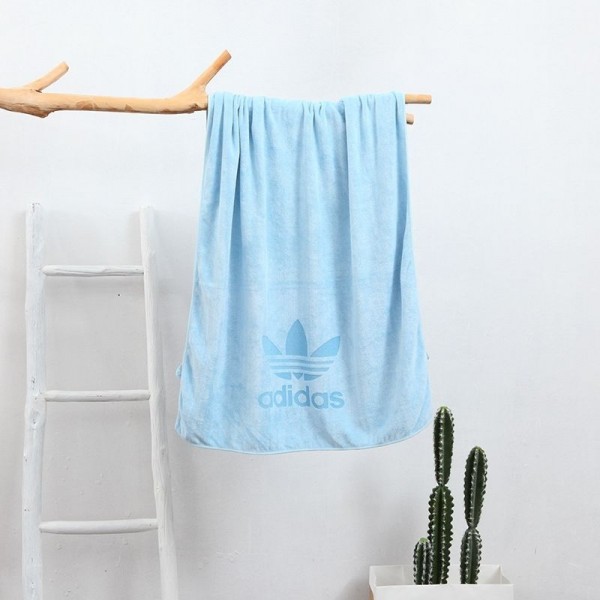 Adidas アディダスハイブランドバスタオル シャワータオル マイクロファイバー 大判 70*140cm 吸水速乾 ふわふわ スポーツタオル 瞬間吸水 部屋干し お風呂上がり耐久性 バス用品 ビーチタオル
