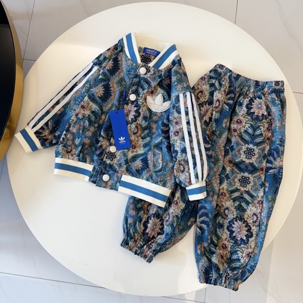 アディダスAdidas 子供服キッズブルゾン + パンツ 2 点セット おしゃれ激安ブランドクラシックスタジャン 花柄総柄 キッズ上下セット 通園お出かけ