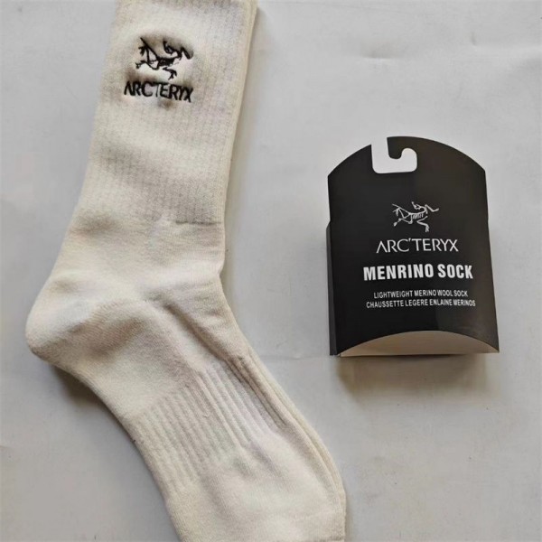 ARC'TERYX アークテリクスハイブランド ソックス 綿製ブランドミドルソックス 高品質上質な コットン ソックス くつしたブランドソックス 男女兼用 ファッション