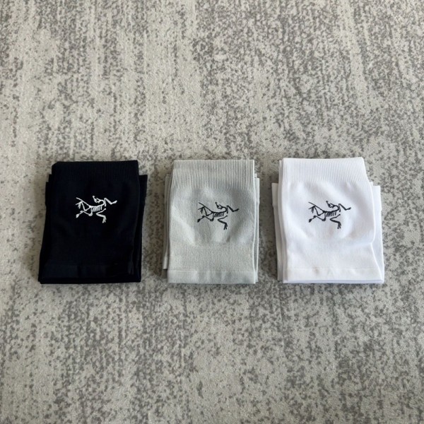 ブランドARC'TERYX アークテリクスアームカバー UVカット レディース 接触冷感 腕カバー ひんやり ロング丈 両腕 指掛けタイプ 日焼け防止 吸汗速乾 紫外線対策 スポーツ/運転用/自転車 男女兼用