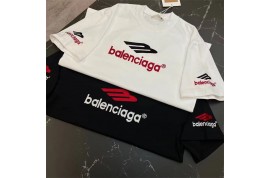 バレンシアガ半袖ｔシャツ ミュウミュウサンバイザー グッチベッド用品４点セット