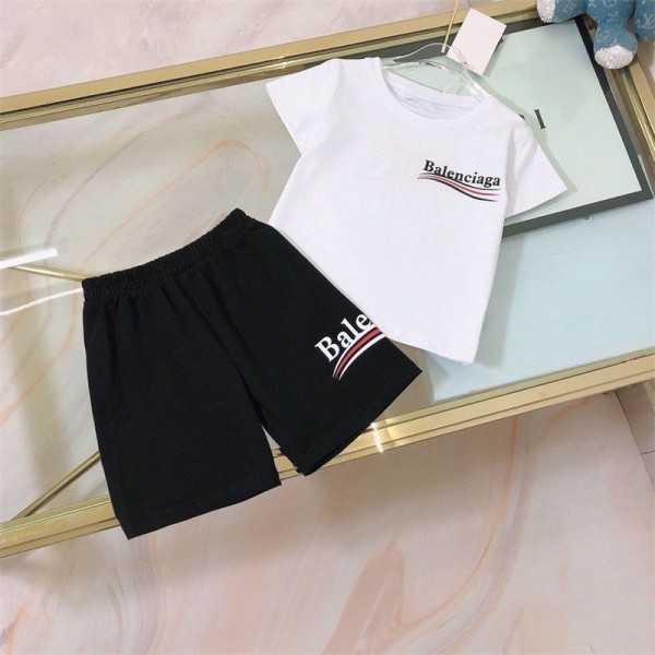 Balenciaga バレンシアガブランド子供服 男の子 半袖 Tシャツ ハーフパンツ 上下セット 夏服 セットアップ 子供 夏 ジャージ 上下 セット 男の子 カジュアル 韓国 お洒落 男の子 半袖 スウェット セットアップ キッズ  子供の日プレゼント 90 - 160cm