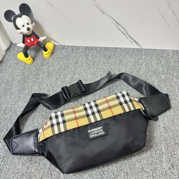 Burberry バーバリーハイブランドボディバッグ ショルダーバッグ 斜めがけバッグ ボディーバック 大容量 人気 通勤 旅行 メンズ 肩掛け ワンショルダー メンズ スポーツ アウトドア