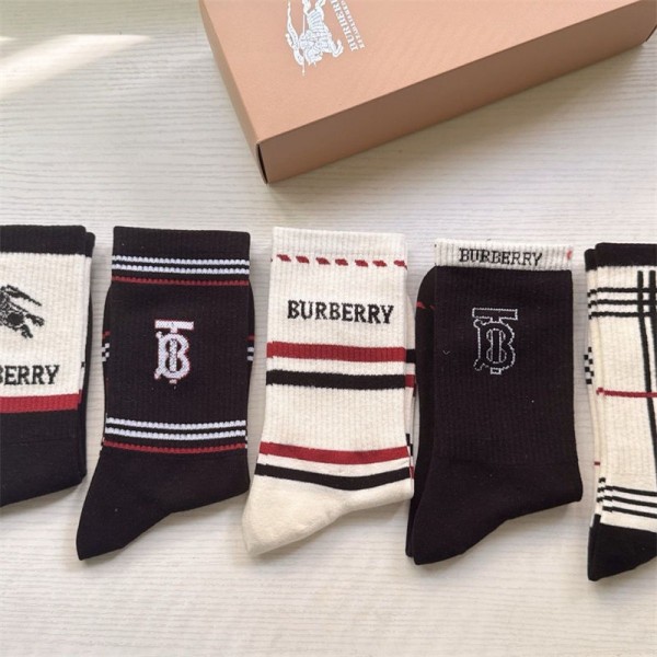 Burberry バーバリーレディース向け 靴下 かわいいブランドミドルソックス 高品質浅口ソックス 女の子好き 韓国ブランドソックス 男女兼用 ファッション Burberry バーバリーレディース向け 靴下 かわいいブランドミドルソックス 高品質浅口ソックス 女の子好き 韓国ブランドソックス 男女兼用 ファッション