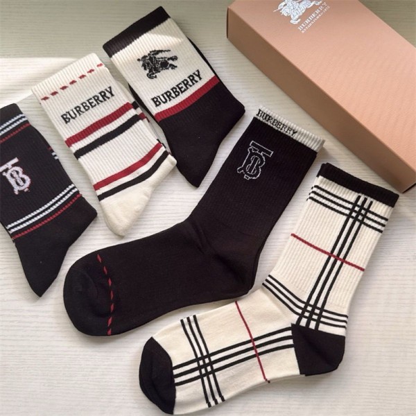Burberry バーバリーレディース向け 靴下 かわいいブランドミドルソックス 高品質浅口ソックス 女の子好き 韓国ブランドソックス 男女兼用 ファッション Burberry バーバリーレディース向け 靴下 かわいいブランドミドルソックス 高品質浅口ソックス 女の子好き 韓国ブランドソックス 男女兼用 ファッション