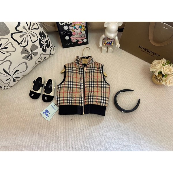 Burberry バーバリーブランド中綿ベスト キッズ 男の子 女の子 袖なし チョッキ ダウンベスト リバーシブル 90¬140cm 子供服 ジャケット ノースリーブ 防寒 スクール 通園通学 秋冬 暖かい ジュニア