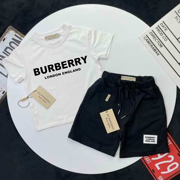 Burberry バーバリーブランド子供セットアップ 夏服 男の子 女の子 半袖 Tシャツ 半ズボン キッズ 薄手 通気性 速乾 ベビー服 柔らかい 快適 ジャージ 上下セット ジュニア ゆったり カジュアル トップス ショートパンツ 90¬160cm 韓国風 お洒落 通園 通学 普段着