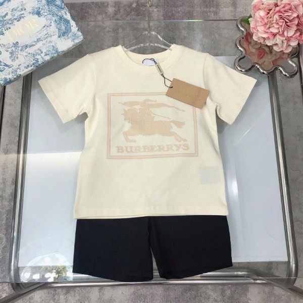 Burberry バーバリーブランド子供服 男の子 セットアップ 夏服 半袖 Tシャツ ハーフパンツ 半ズボン 上下セット 子供 ジャージ 上下セット 男の子 90-160cm  無地 カジュアル 韓国 お洒落 男の子 半袖スウェット セットアップ キッズ