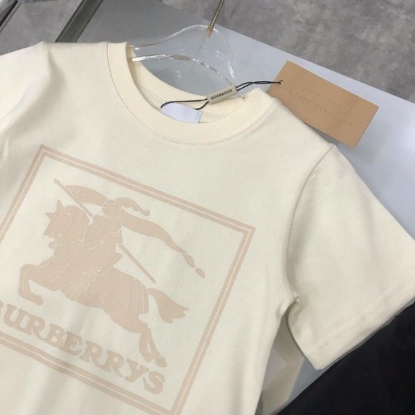 Burberry バーバリーブランド子供服 男の子 セットアップ 夏服 半袖 Tシャツ ハーフパンツ 半ズボン 上下セット 子供 ジャージ 上下セット 男の子 90-160cm  無地 カジュアル 韓国 お洒落 男の子 半袖スウェット セットアップ キッズ