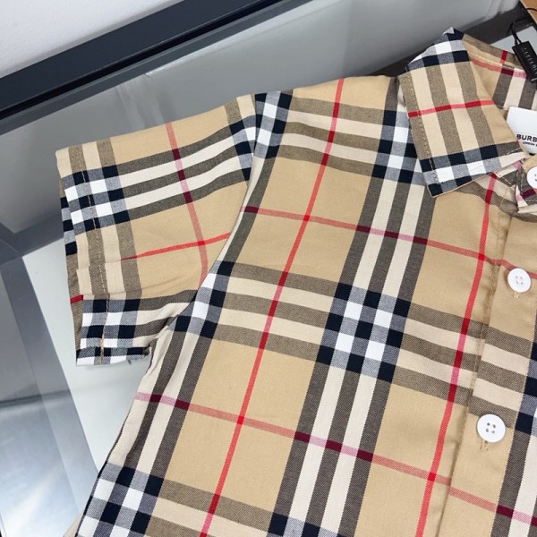 ブランドバーバリーBurberry 子供服 男の子 セットアップ 2点セット キッズ ジュニア 夏服 プリント 半袖 襟付き 90¬150cm ショートパンツ カジュアル 通気性 快適 ジュニア 上下セット 普段着 部屋着 通学通園