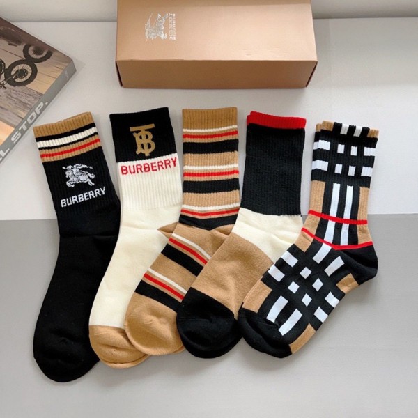 Burberry バーバリーレディース向け 靴下 かわいいブランド ストッキング 大人気コットン 靴下 メンズ 通気性ブランドミドルソックス 高品質
