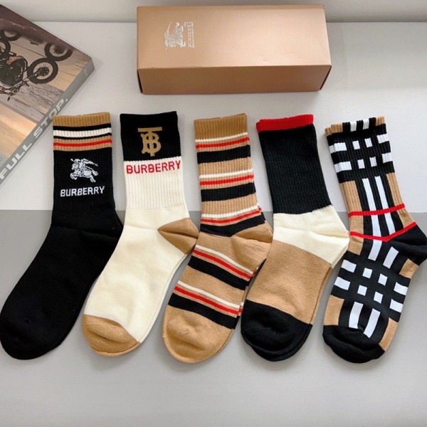 Burberry バーバリーレディース向け 靴下 かわいいブランド ストッキング 大人気コットン 靴下 メンズ 通気性ブランドミドルソックス 高品質