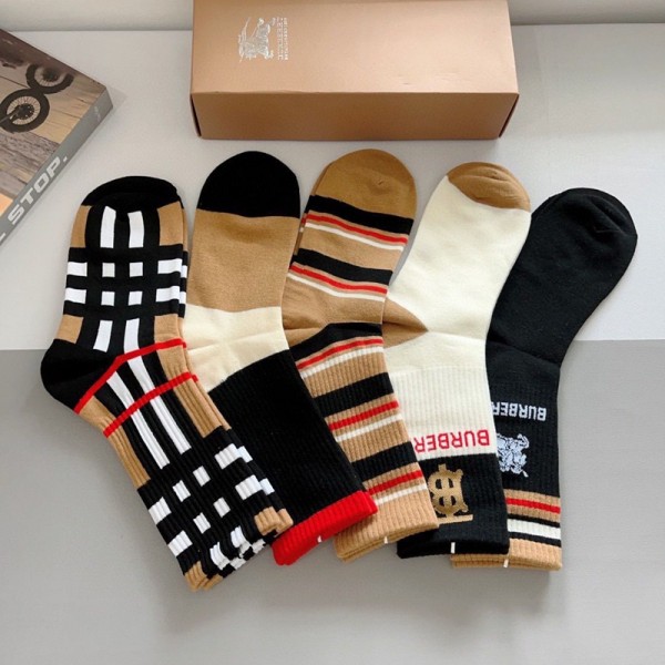 Burberry バーバリーレディース向け 靴下 かわいいブランド ストッキング 大人気コットン 靴下 メンズ 通気性ブランドミドルソックス 高品質