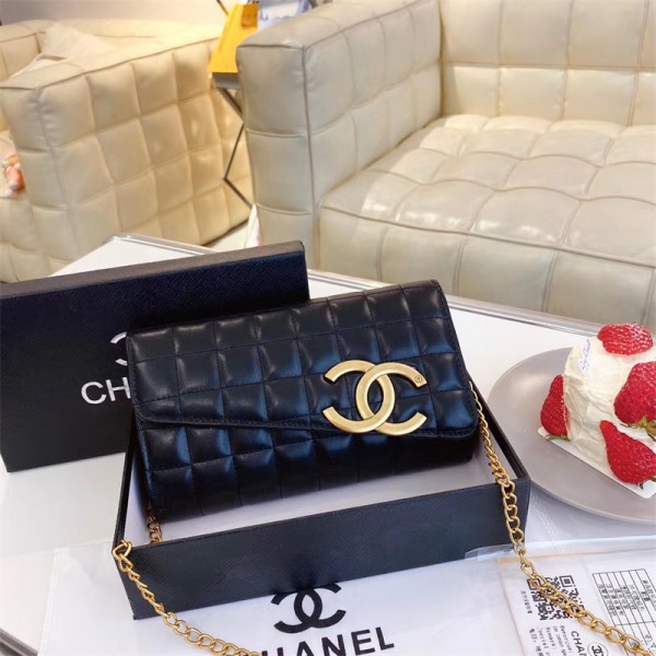 シャネル Chanel ショルダーバッグ 金属 チエーン付き モノグラム 人気