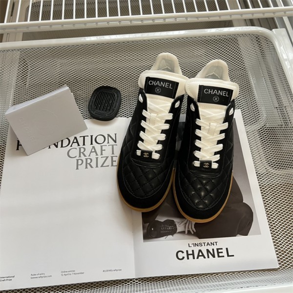 chanel シャネル ブランド 靴 厚底 カジュアル 革製 秋 黒白 人気 ファション 高品質