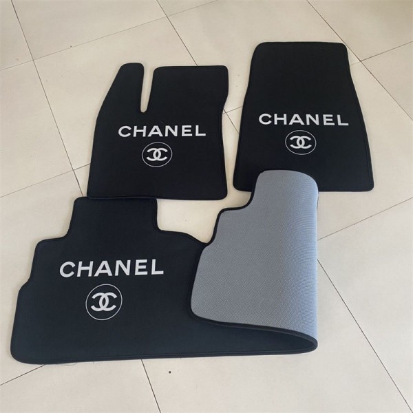 シャネル カーマット 4点セット ブランド Chanel フロアマット 車 軽/普通車 1台分 プリント加工 フロント2枚 リヤ2枚 丸洗いOK ズレ防止加工 防水 汚れ防止 フェードアウト ブラック