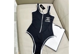シャネルビキニワンピース イヴサンローランビーチサンダル グッチエアコン毛布
