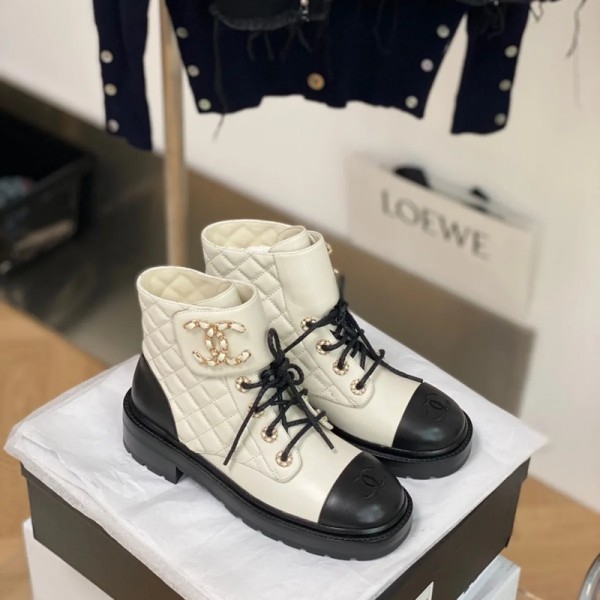 Chanel シャネルブランド気質ブーツ レディース スノーブーツ サイドジッパー 秋冬 裏起毛 レースアップ 225¬250cm 厚底 ショートブーツ ハイカット 防水 滑らない 女性用 ブラック