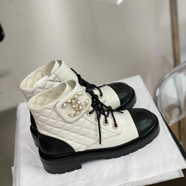 Chanel シャネルブランド気質ブーツ レディース スノーブーツ サイドジッパー 秋冬 裏起毛 レースアップ 225¬250cm 厚底 ショートブーツ ハイカット 防水 滑らない 女性用 ブラック