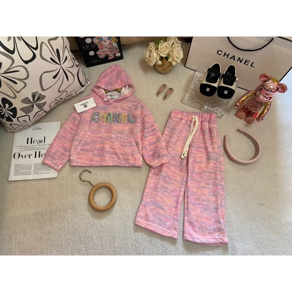 Chanel シャネルハイブランド 子供服 キッズ 女の子 セットアップ 100-150cm 長袖 パーカー ロングパンツ 子供 上下セット 春 秋 ジャージ 女の子 トレーナー スウェットパンツ セットアップ キッズ カジュアル 韓国 お洒落 小学生 女の子服 出産祝い