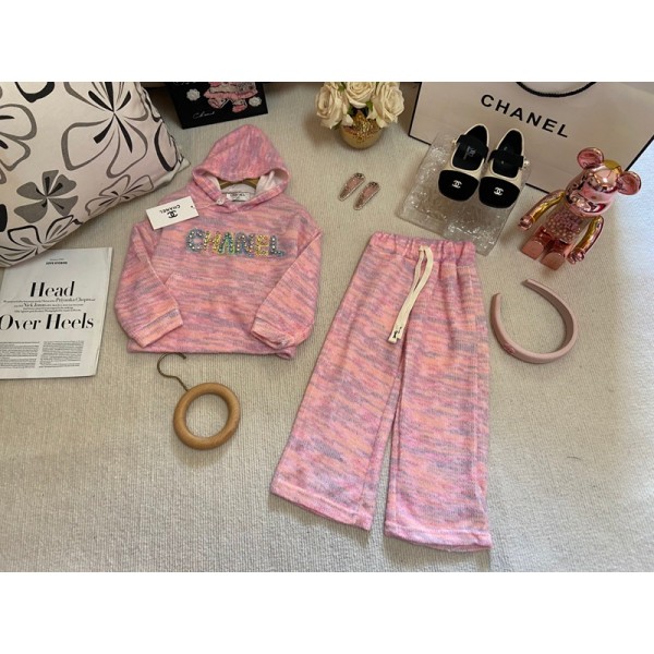Chanel シャネルハイブランド 子供服 キッズ 女の子 セットアップ 100-150cm 長袖 パーカー ロングパンツ 子供 上下セット 春 秋 ジャージ 女の子 トレーナー スウェットパンツ セットアップ キッズ カジュアル 韓国 お洒落 小学生 女の子服 出産祝い
