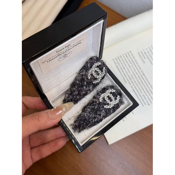 Chanel シャネルブランドパッチン留め ツイード風 カラフル 2個セット ヘアピン 三角形 ヘアクリップ ヘアアクセサリー 可愛い 上品 大人カジュアル 気質