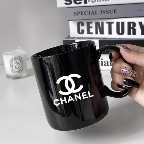 シャネルブランドマグカップ Chanel 陶器カップ 洗いやすい 食洗機 対応 コーヒー マグ ティー カップ 気軽に使える ホームパーティ アウトドア 子ども かわいい おしゃれ ペールオレンジ ホワイト プラスチック 耐熱温度