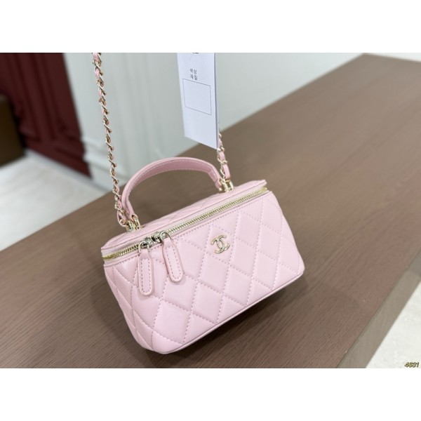 Chanel シャネルブランドメイクポーチ 化粧バッグ 大容量 バニティータイプ コスメティックバッグ 16*10cm 持ち運び 軽量 防水 旅行・出張用 トラベルポーチ 上下分離構造 クッションポーチ ブラシポケット 化粧品収納 リボンハンド 仕切り コンパクト おしゃれ 多機能