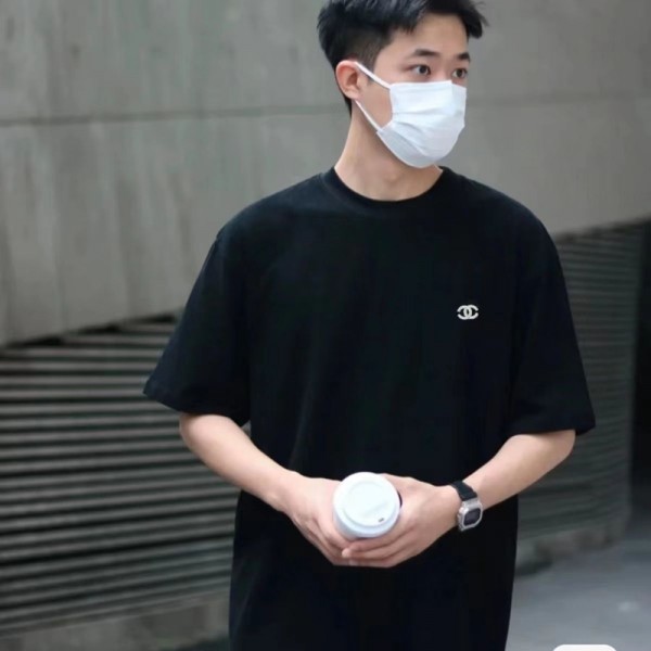 Chanel シャネルハイブランドtシャツ偽物レディースメンズ ハイブランド半袖tシャツ 男女兼用 ブランド 服 コピー 激安屋20代 30代40代tシャツ 激安パロディ S-4XL