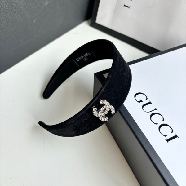 Chanel シャネルハイブランドカチューシャ ベロア 痛くない ブラック ヘアアクセサリー 秋冬 大人っぽい 上品 レディース 大人っぽい シンプル かわいい 気質 髪飾り