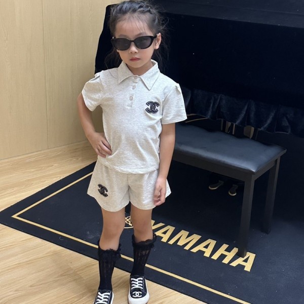 Chanel シャネルブランドキッズ セットアップ 女の子 ジャージ ベビー服 ショートパンツ 半袖 tシャツ 80-120cm 上下セット 子供 女児 小学生 おしゃれ 韓国 ガールズ ズボン 短パン 通園 通学 ポロシャツ ２点セット カジュアル ベビー服 子ども服 夏