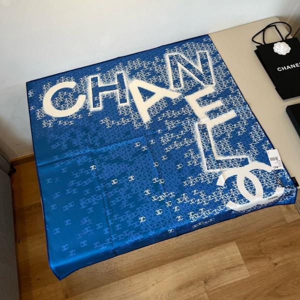 ブランドシャネルChanel シルクスカーフ レディース シャネルCHANELチェーン総柄 大判シルク調スカーフ レディース 3 色展開大人可愛い