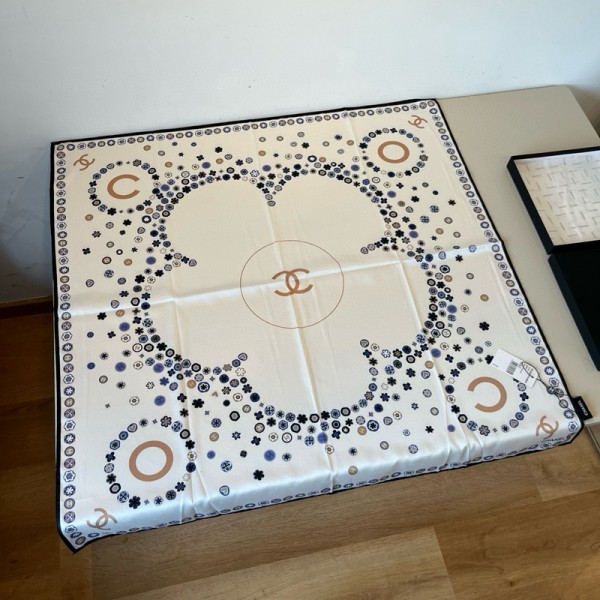 ブランドシャネルChanel シルクスカーフ レディース スクエアスカーフ 90×90cm 芸術的 絵画柄 軽量 サテン ハンカチ 正方形 ネックスカーフ 多機能 装飾 ネッカチーフ バンダナ 頭飾り 髪の包帯