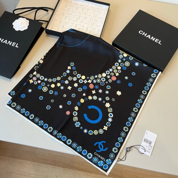 ブランドシャネルChanel シルクスカーフ レディース スクエアスカーフ 90×90cm 芸術的 絵画柄 軽量 サテン ハンカチ 正方形 ネックスカーフ 多機能 装飾 ネッカチーフ バンダナ 頭飾り 髪の包帯