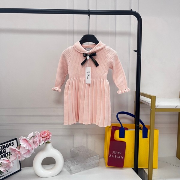 シャネルCHANEL長袖ニットワンピ 裾プリーツ フリル袖口 子供お出かけ服シャネル子供服CHANELピンク女児用ニットワンピース 襟元リボン 柔らか素材