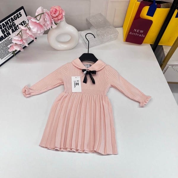 シャネルCHANEL長袖ニットワンピ 裾プリーツ フリル袖口 子供お出かけ服シャネル子供服CHANELピンク女児用ニットワンピース 襟元リボン 柔らか素材