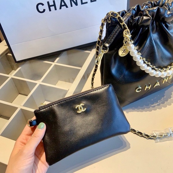 ハイブランドバッグシャネルCHANELレディースバッグ 3 点セット パールチェーン巾着バッグ 丸型ショルダーバッグ ミニ財布シャネルCHANELキルティング調 3 点バッグセット パール付き巾着バッグ 丸バッグ ミニウォレット