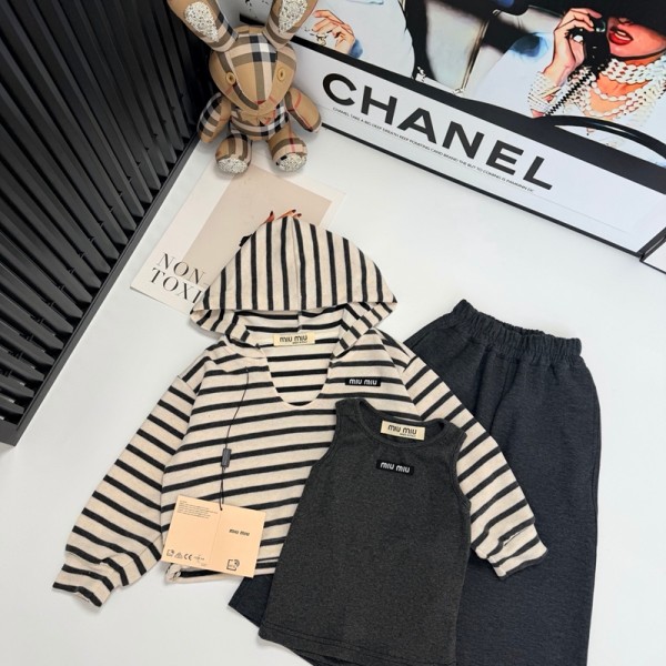 ミュウミュウ MiuMiuキッズ 3点セット ボーダー柄フードパーカー＋タンクトップ＋スカート子供服セットアップ 韓国風おしゃれ子供服 ブランドキッズ