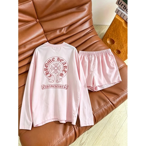 クロムハーツ Chrome Hearts レディース長袖 T シャツ ショートパンツ 2 点セット ピンク ロゴプリントクロムハーツ Chrome Hearts  オーバーサイズ長袖トップス 半ズボンセットアップ ルームウェア