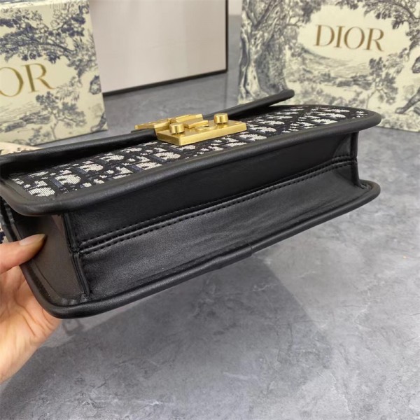 ディオール ブランド バック Dior 素敵なショルダーバッグ 定番モノグラム 人気 光沢ある金具 ファション 高品質 純正レザー エレガント 雰囲気 レディース