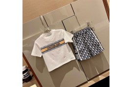 ディオールキッズ夏セットアップ Dior ビーチタオル プラダミュールサンダル