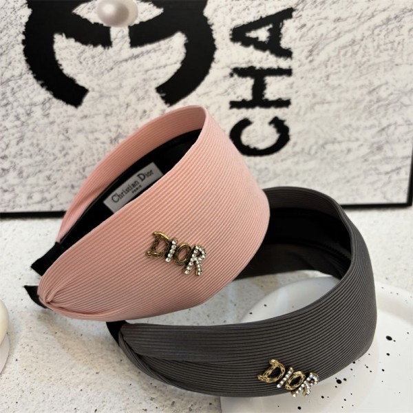 Dior ディオールハイブランドヘアアクセサリー髪飾りブランドヘアバンドレディースカチューシャブランドかわいいハイブランドヘアターバン存在感抜群