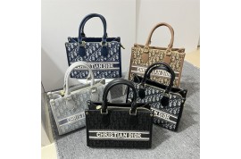 ディオール人気トートバッグ グッチアロハシャツセット ディオールエアコン毛布