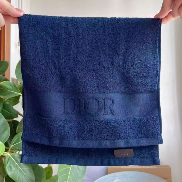 Dior ディオールバスタオル人気 ビーチタオル軽量ハイブランドシャワータオル 大幅 吸水タオルハイブランドフェイスタオル ギフトタオルブランド 人気 女性